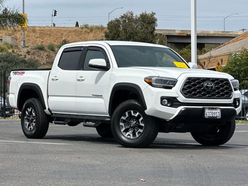 Used 2023 Toyota Tacoma TRD Off-Road image 8
