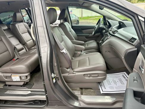 Used 2015 Honda Odyssey Touring Elite image 31