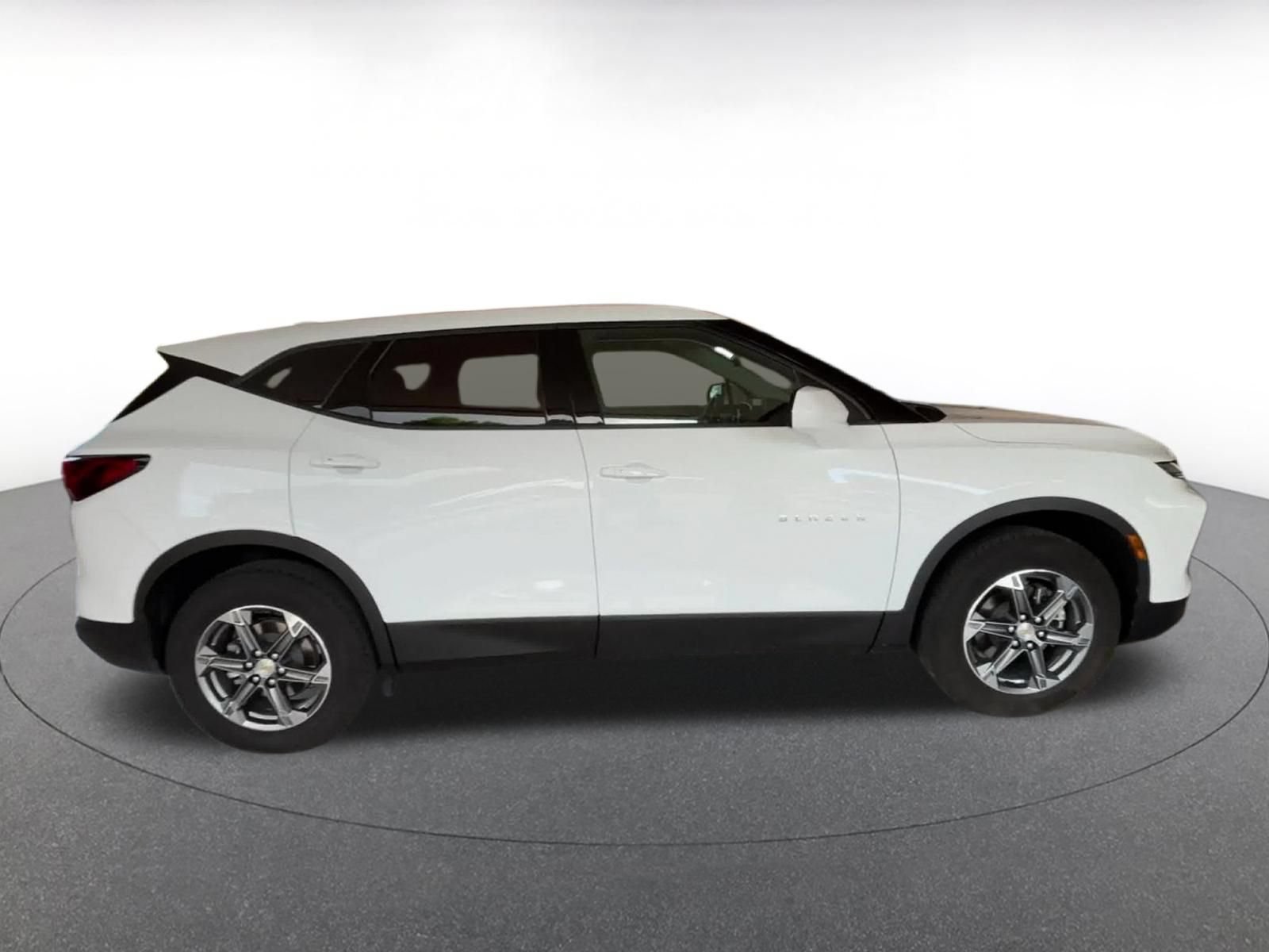 Used 2026 Chevrolet Blazer LT FWD image 15