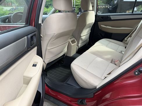 Used 2017 Subaru Outback 2.5i AWD/4WD image 9