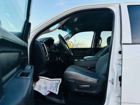 Used 2018 RAM 2500 Tradesman w/ Chrome Appearance Group image 10