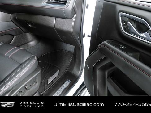 Used 2021 Chevrolet Tahoe RST w/ Luxury Package AWD/4WD image 27
