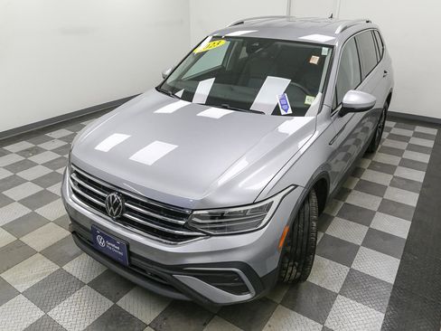 Certified 2023 Volkswagen Tiguan SE image 7