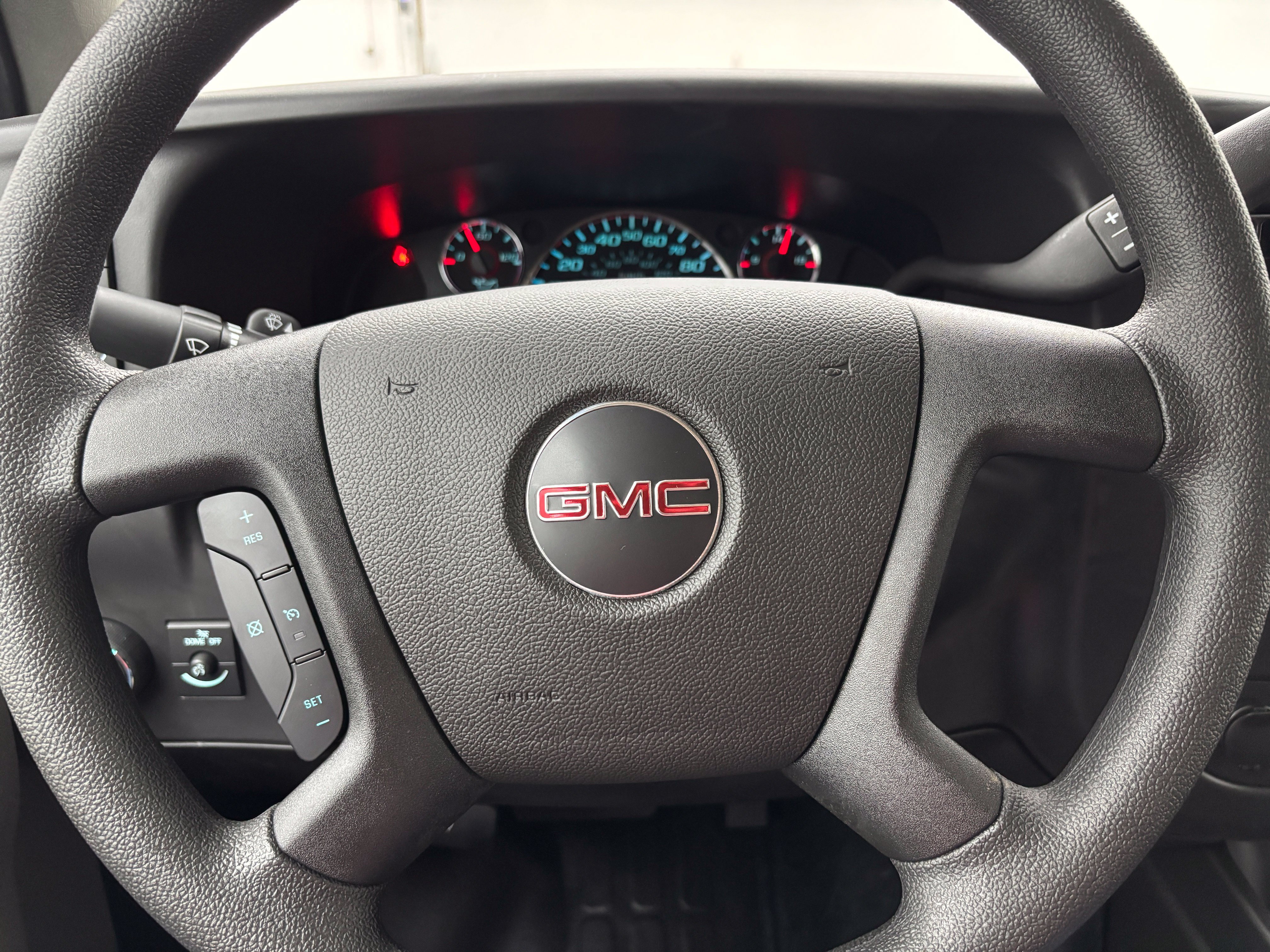 New 2026 GMC Savana 2500 w/ Driver Convenience Package RWD image 25