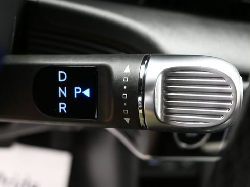 Used 2025 Hyundai Ioniq 5 SE RWD image 19