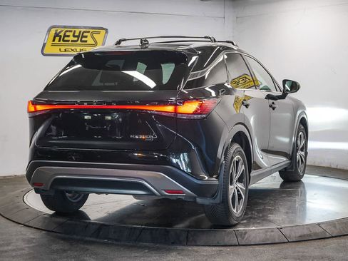 Used 2024 Lexus RX 350h w/ Convenience Package image 4
