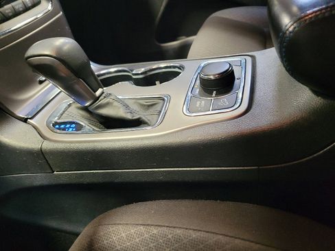 Used 2019 Jeep Grand Cherokee Laredo AWD/4WD image 26