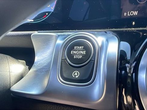 Used 2021 Mercedes-Benz GLB 250 image 21