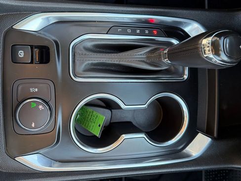 Used 2018 Chevrolet Traverse LT image 16