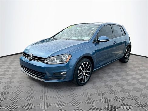 Used 2016 Volkswagen Golf SE image 3