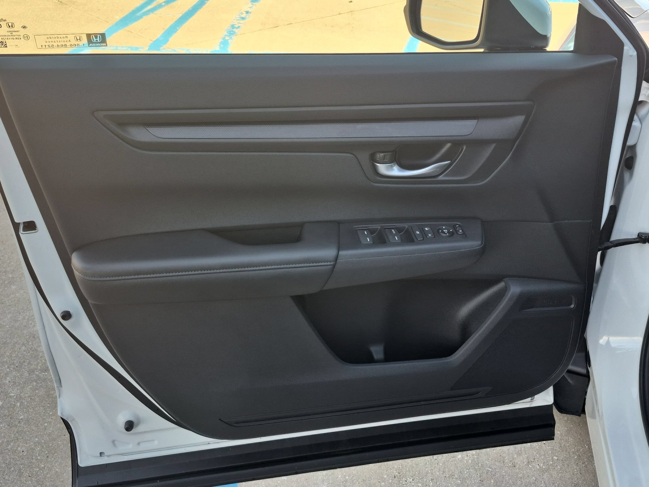 Used 2025 Honda CR-V LX image 13