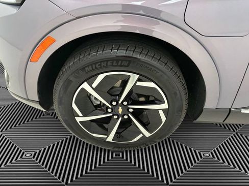 Certified 2024 Chevrolet Equinox EV LT AWD/4WD image 9