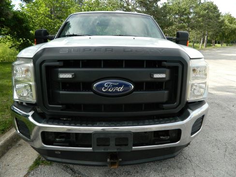 Used 2014 Ford F250 XL w/ Power Equipment Group AWD/4WD image 2