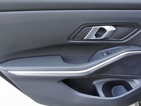 Used 2025 BMW 330i Sedan image 31