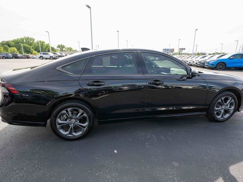 Used 2025 Honda Accord EX-L image 6