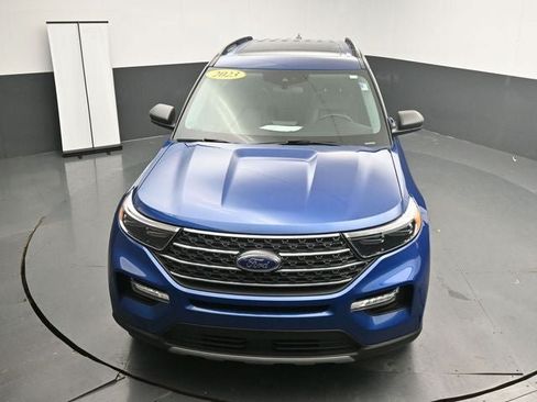 Used 2023 Ford Explorer XLT w/ Equipment Group 202A AWD/4WD image 20