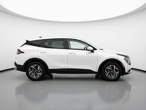 Used 2025 Kia Sportage LX image 11