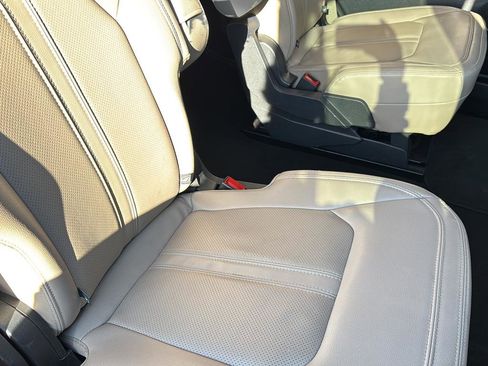 Used 2024 Ford Expedition Limited image 47