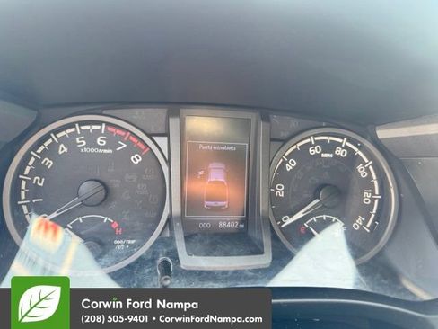 Used 2019 Toyota Tacoma TRD Sport AWD/4WD image 12