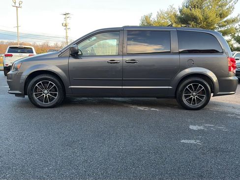 Used 2017 Dodge Grand Caravan GT image 4