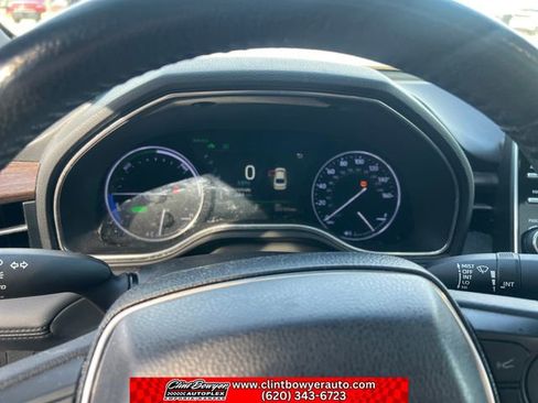 Used 2019 Toyota Avalon XLE w/ Moonroof Package image 13