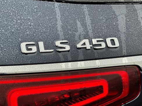 Used 2022 Mercedes-Benz GLS 450 4MATIC w/ AMG Line Exterior image 28