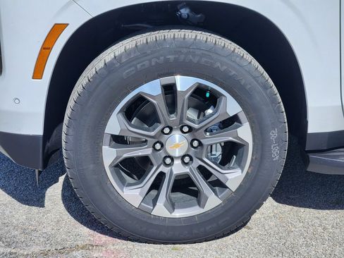 New 2026 Chevrolet Suburban LT w/ Comfort Package RWD image 9