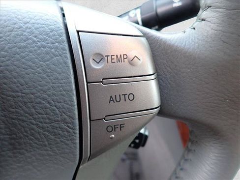Used 2006 Toyota Avalon XLS FWD image 16