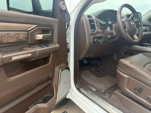 Used 2026 RAM 2500 Limited AWD/4WD image 15