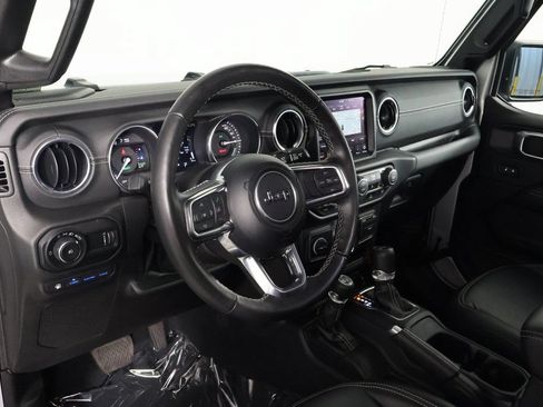 Used 2023 Jeep Wrangler Unlimited Sahara AWD/4WD image 7