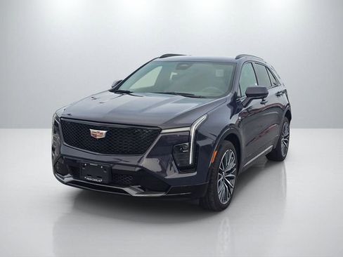 Used 2025 Cadillac XT4 Sport FWD image 2