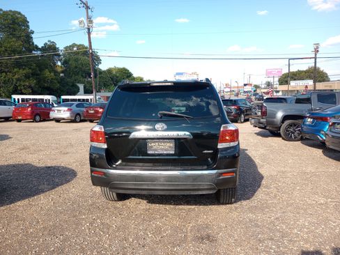 Used 2011 Toyota Highlander 4WD w/ Tech Pkg image 6
