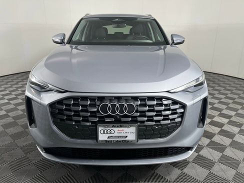 Certified 2025 Audi Q5 Premium w/ 19" Wheel Package image 2