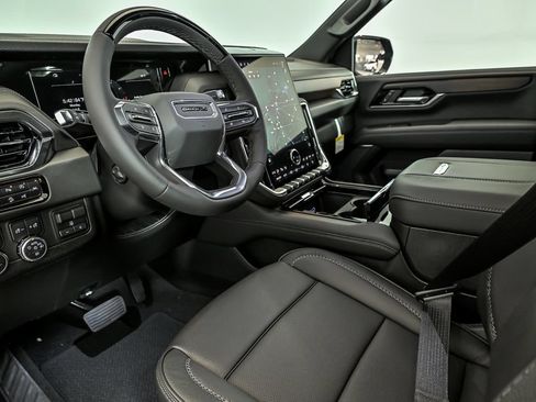 New 2026 GMC Yukon Denali w/ Denali Reserve Package AWD/4WD image 8