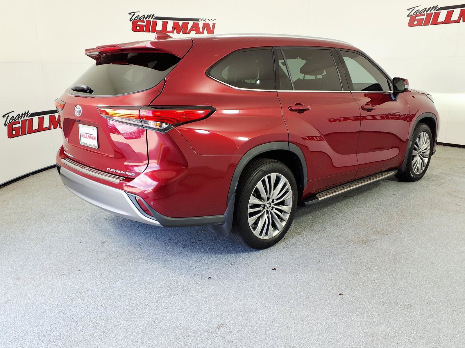 Used 2022 Toyota Highlander Platinum AWD/4WD image 3