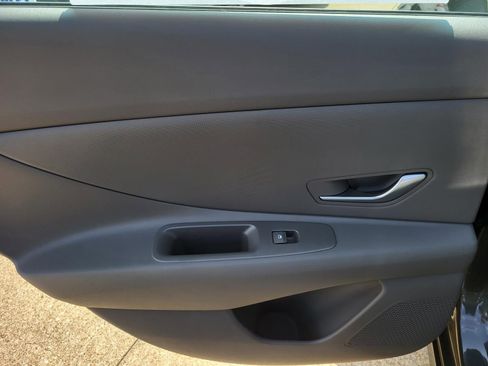 New 2026 Hyundai Elantra SE image 7