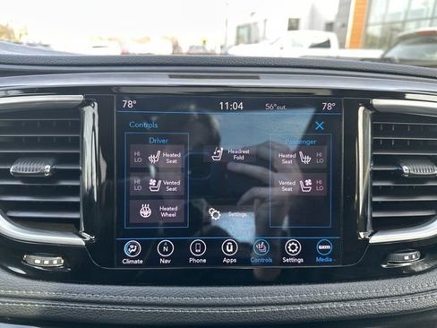 Used 2020 Chrysler Pacifica Limited image 33