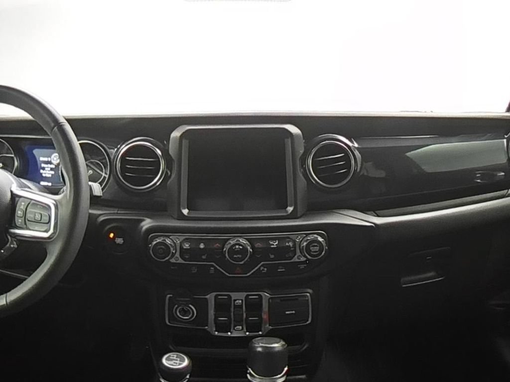 Used 2023 Jeep Wrangler Unlimited Sahara AWD/4WD image 18