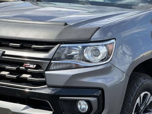 Used 2022 Chevrolet Colorado Z71 AWD/4WD image 7