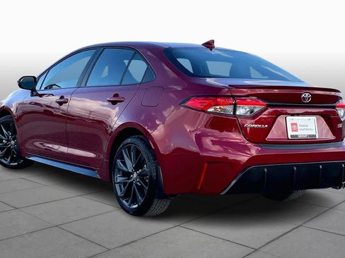 Used 2025 Toyota Corolla SE w/ SE Premium Package image 12