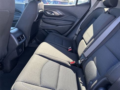 Used 2024 GMC Terrain SLE image 15