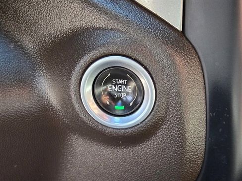 Used 2022 Chevrolet Silverado 1500 LT image 32