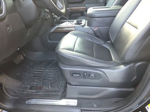 Used 2021 Chevrolet Silverado 1500 LT Trail Boss w/ Convenience Package II image 4