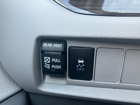 Used 2020 Toyota Sienna XLE FWD image 13