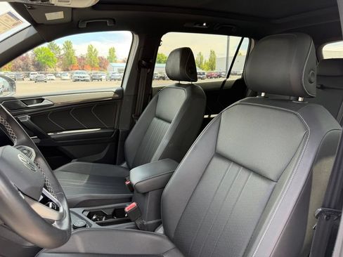 Used 2023 Volkswagen Tiguan SE R-Line AWD/4WD image 16