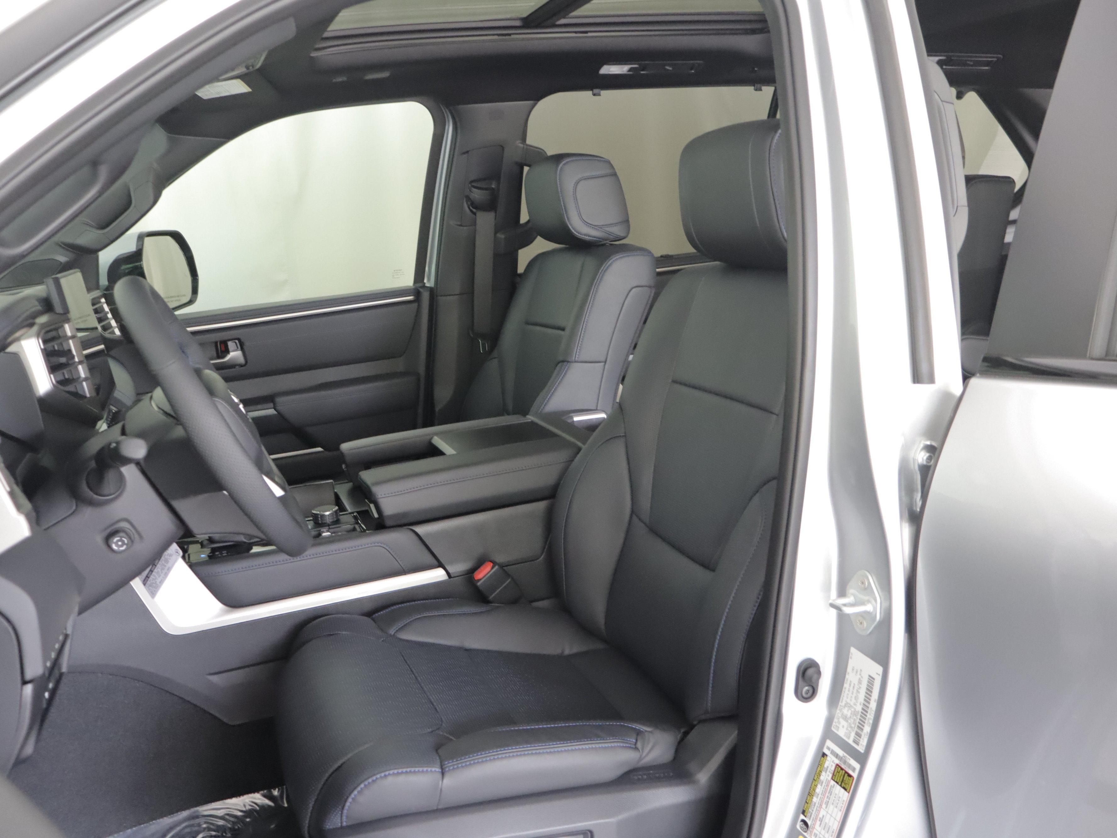 Used 2026 Toyota Sequoia Platinum AWD/4WD image 8