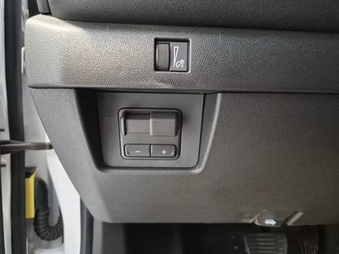 Used 2025 Chevrolet Colorado Trail Boss AWD/4WD image 22