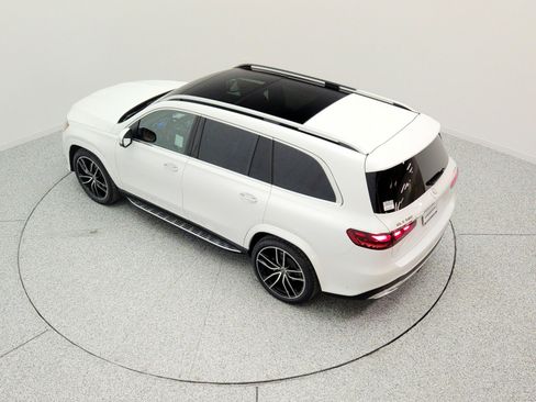 New 2026 Mercedes-Benz GLS 580 4MATIC image 22