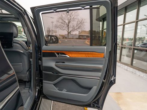 Used 2022 Jeep Grand Wagoneer Series II w/ Rear Seat Video Group 1 image 18