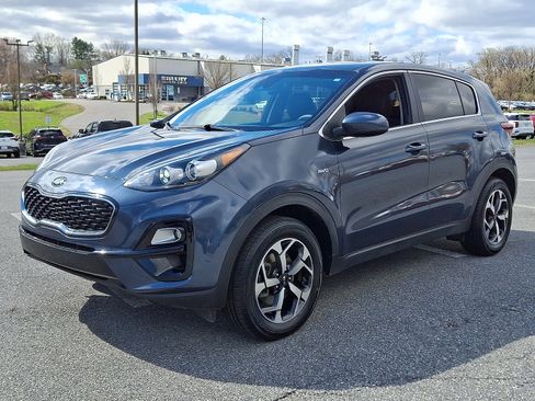 Used 2022 Kia Sportage LX image 3